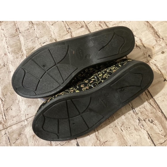 NWOT secret black floral embroidery slipper size 9 - Picture 5 of 7